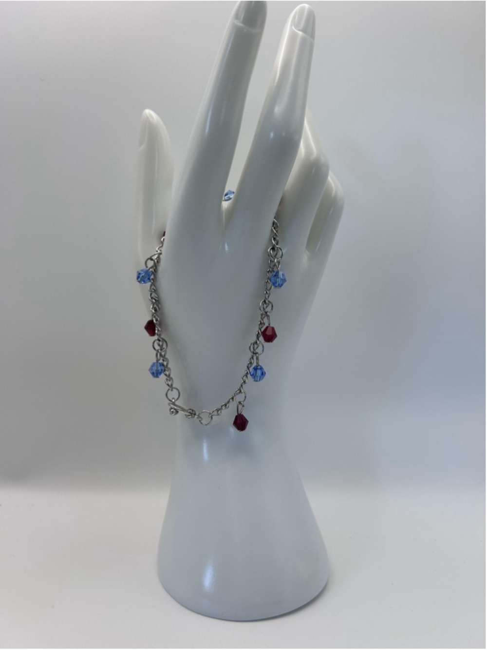 Bracelet Silver Tone Chain Red‎ Blue Glass Bead Charm Toggle Multicolor Jewelry